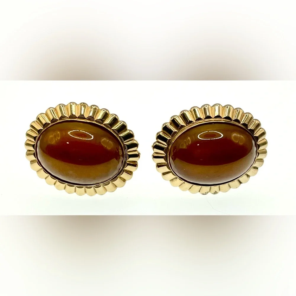 Vintage Gold Tone Amber Colored Lucite Oval Cabochon Center Cufflinks